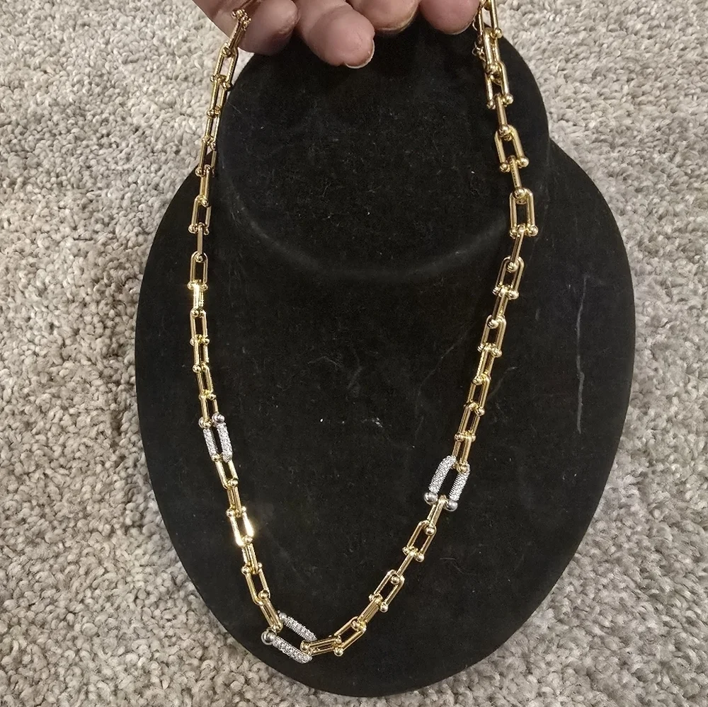 21kgp Dubai Jewelry - Elegant Gold and Silver Necklace